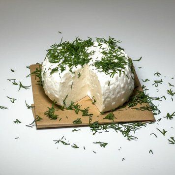 Винницкая брынза из коровьего молока Family farm 250 гр