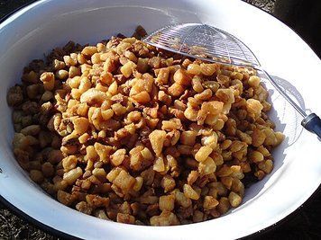 Шкварки свинячі