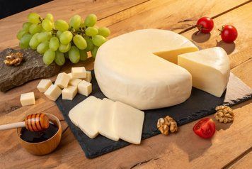 Сулугуні із буйволиного молока Family farm 250 gr